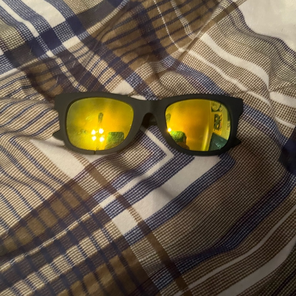 Glasses tint on the in side